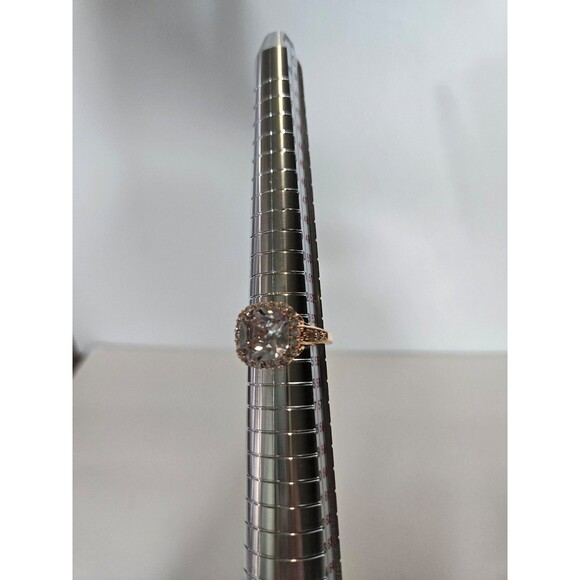 Gold Tone Ring Size 7 Large Rhinestone with Smaller Rhinestones - Picture 2 of 4